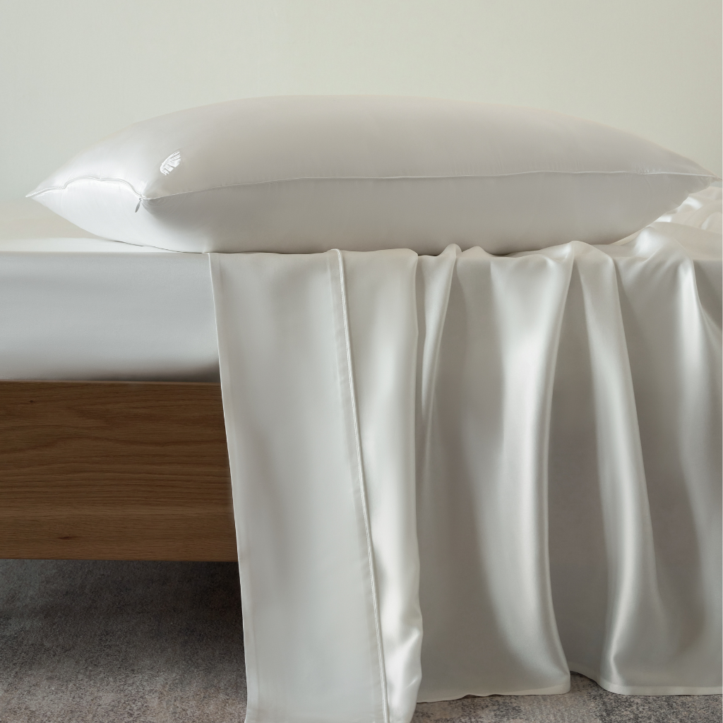 Detail of Perle Silk flat sheet crafted from 22 momme pure mulberry silk