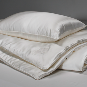 All Season Silk Shell Comforter by La Seta
